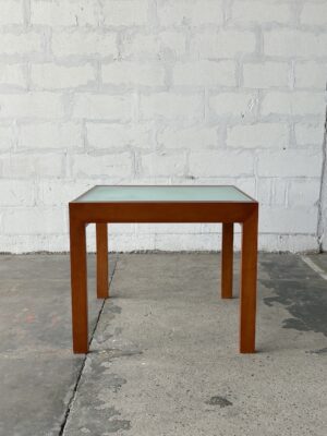 EXTENDABLE DINING TABLE